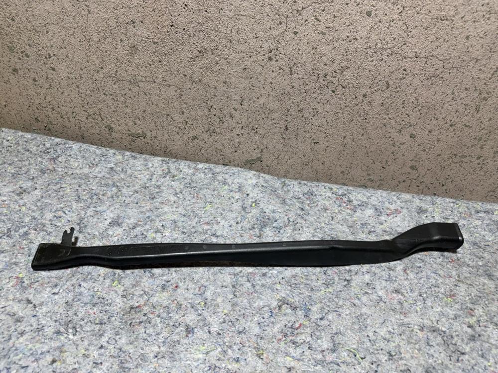 Bentley Air Guide Channel 3W5819830B OEM – photo 1