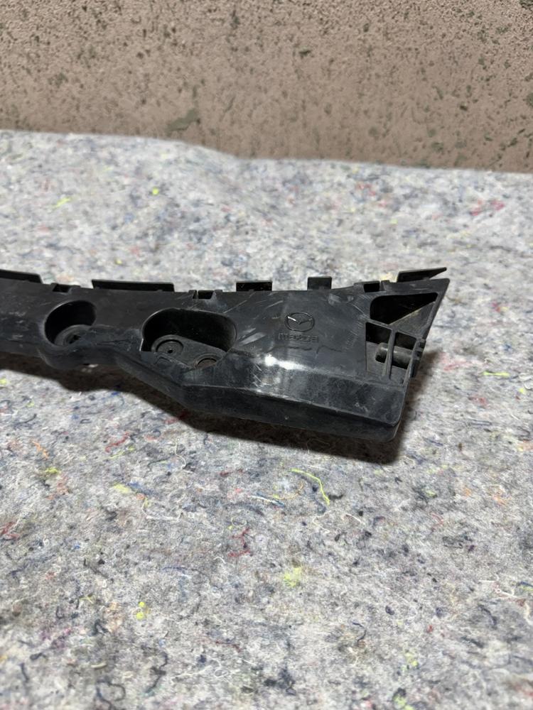 Mazda / Toyota Yaris Rear Bumper Retainer DB7P-50-2H11 OEM – photo 3