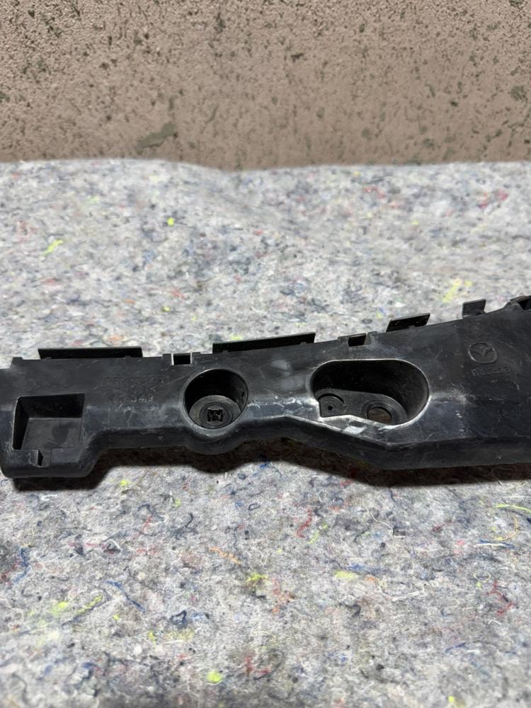 Mazda / Toyota Yaris Rear Bumper Retainer DB7P-50-2H11 OEM – photo 4