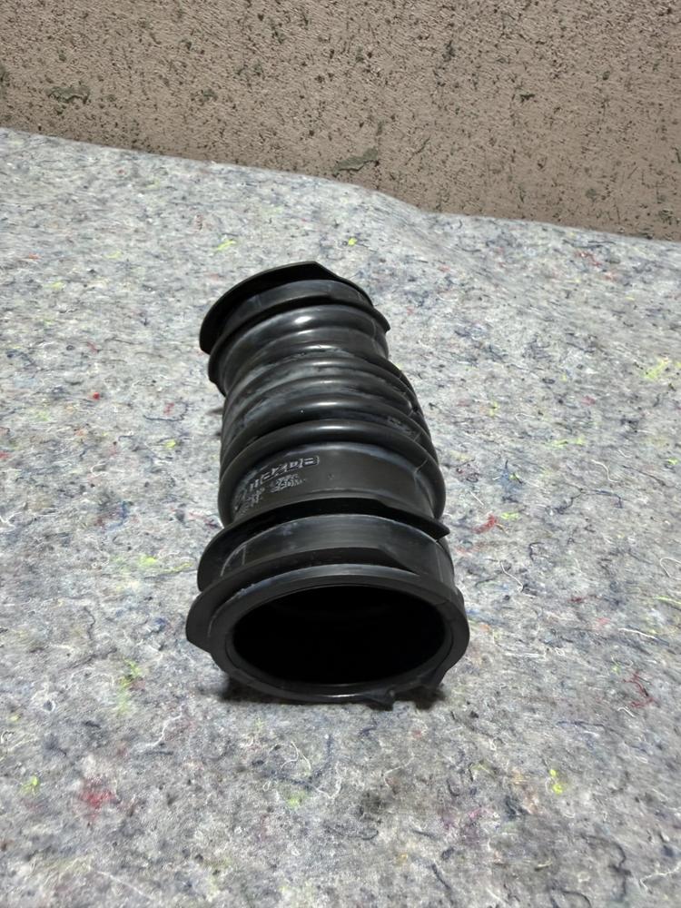 Genuine OEM Engine Motor Air Intake Hose Tube Mazda Toyota Yaris P53N-13-221 OEM – photo 4
