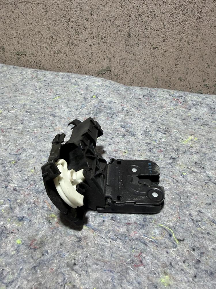 07-15 Audi Q7 TT Rear Trunk Lid Lock Latch Actuator 8P4827505C OEM – photo 3