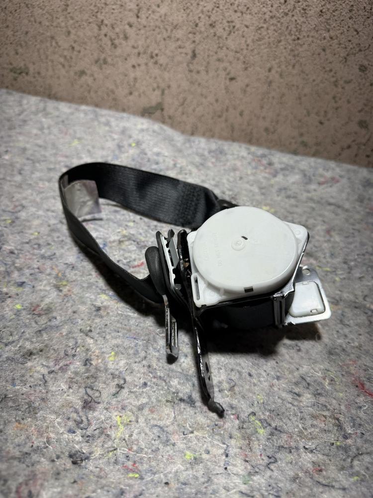 14-18 Infiniti Q50 Rear Left LH Driver Seat Belt Retractor Black OEM – photo 1