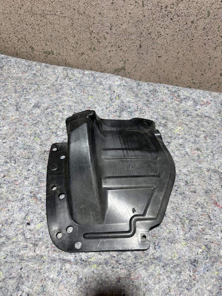 Nissan Pathfinder Quarter Panel Splash Shield 767490W000 OEM – photo 3