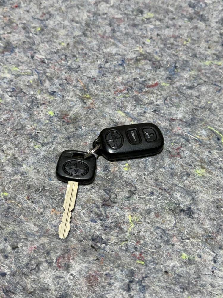 Original Scion Xb 04-07 OEM Remotr Fob Key Less Entry 3 Button Car Panic OEM – photo 1