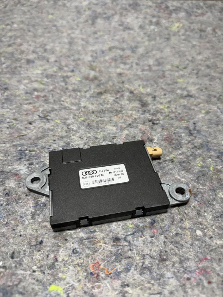 2008-2014 Auti TT Antenna Booster Module 8J8035225A OEM – photo 1