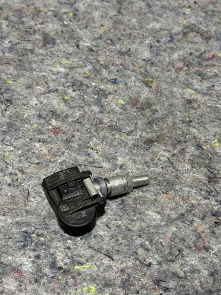 Nissan Maxima TPMS Tire Pressure Monitor System Sensor 407003JA0B OEM – photo 1