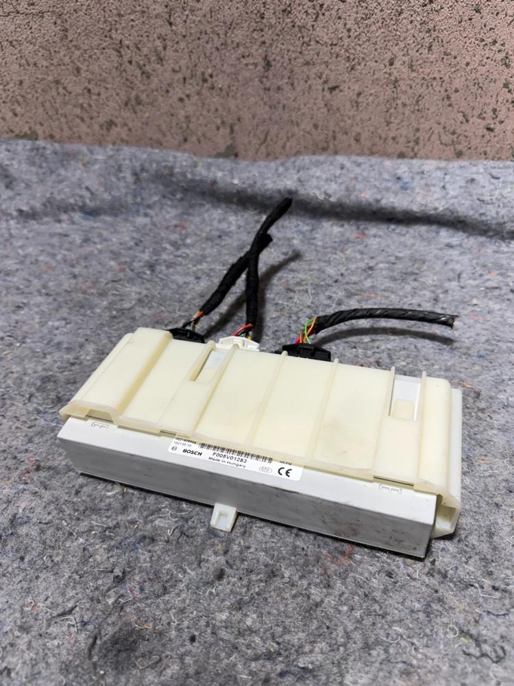 2012 BMW 5GT Trunk Power Liftgate Module F005V01253 OEM – photo 1