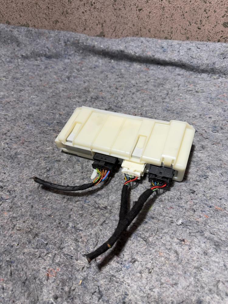 2012 BMW 5GT Trunk Power Liftgate Module F005V01253 OEM – photo 2