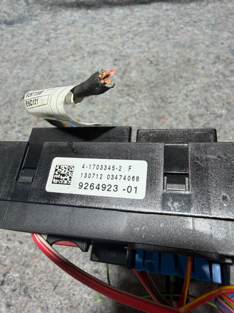 2011-2016 BMW F10 535i Rear Fuse Distribution Box 9264923-01 OEM – photo 2