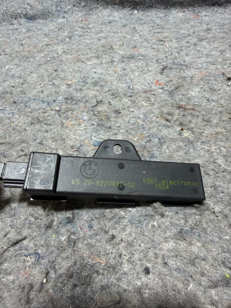 BMW Antenna Module Unit 65 20-9220832-02 OEM – photo 3