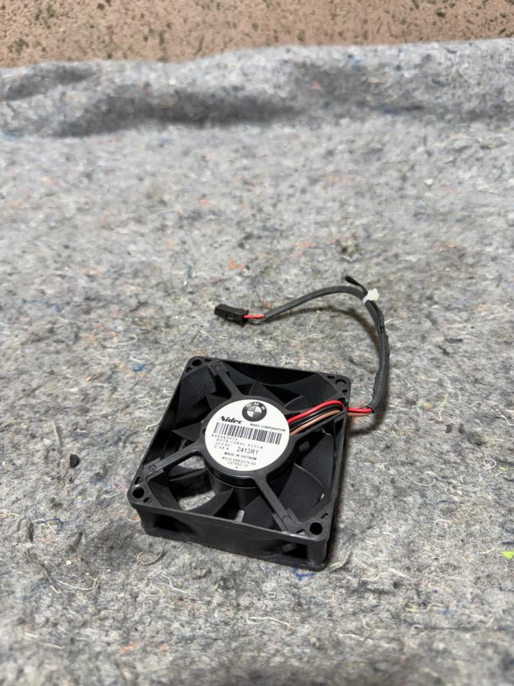 BMW Harman Kardon Amplifier Cooling Fan 6515698307502 OEM 2413R1 – photo 1
