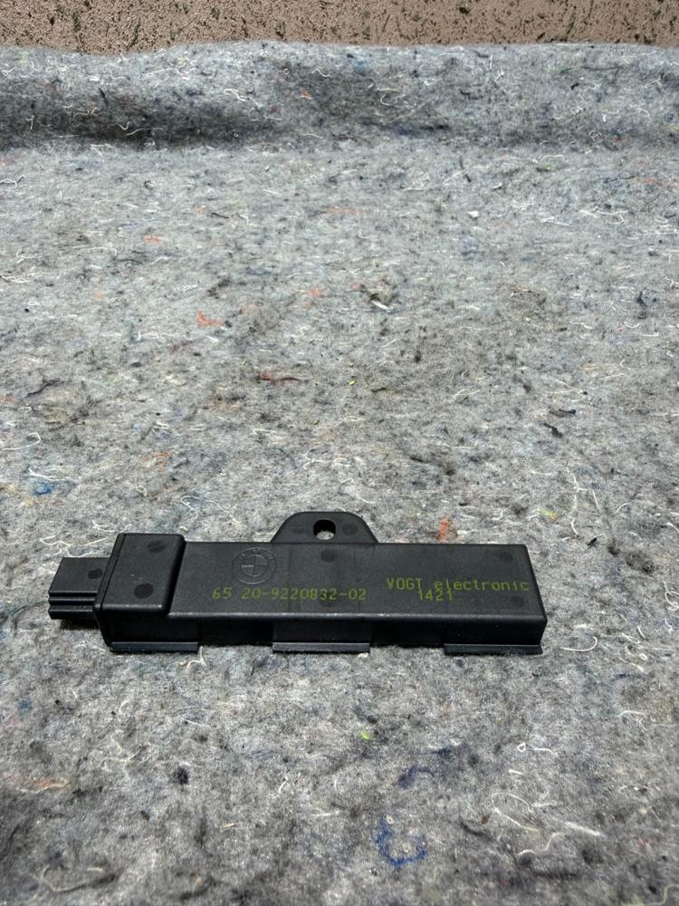 BMW 5 Antenna Module Unit 6520922083202 OEM – photo 3