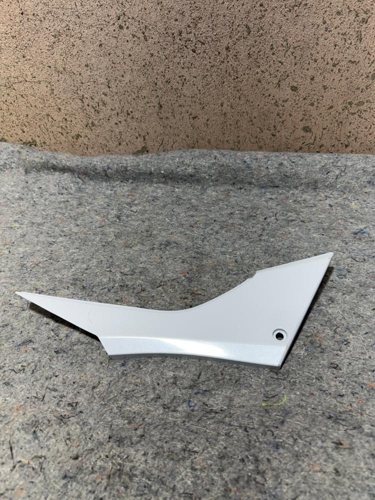 2015 Kawasaki EX300 Ninja Right Frame Cover Fairing 53065-0027 OEM – photo 1