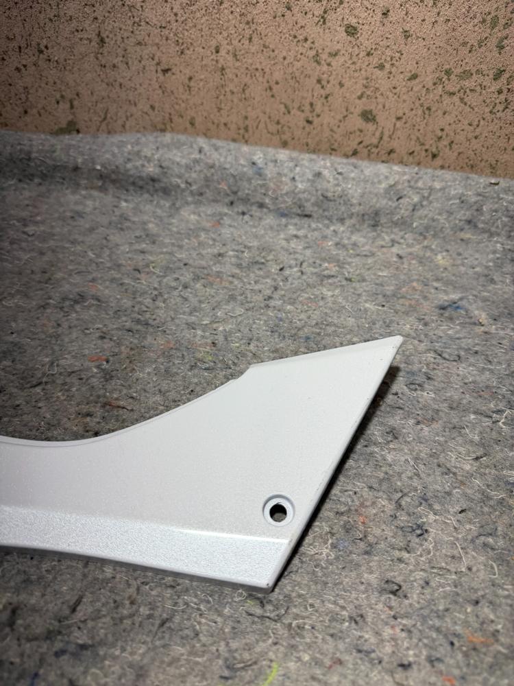 2015 Kawasaki EX300 Ninja Right Frame Cover Fairing 53065-0027 OEM – photo 3