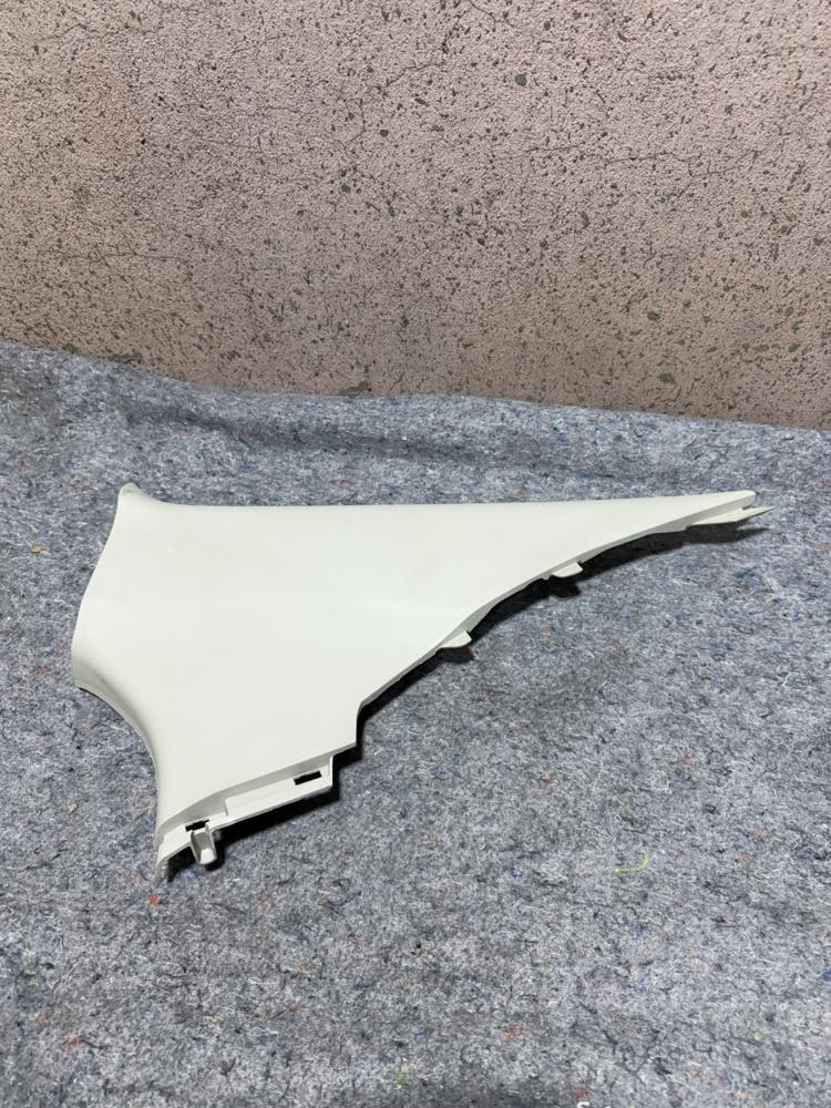 Mazda 3 Toyota Yaris Ia C Pillar Trim DD1B-68-250B-75 OEM – photo 1