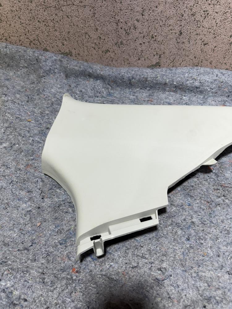 Mazda 3 Toyota Yaris Ia C Pillar Trim DD1B-68-250B-75 OEM – photo 3