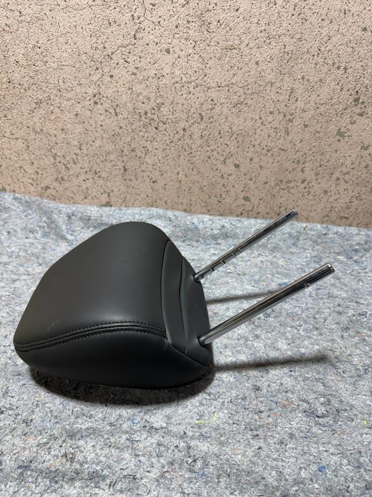 2017 Infiniti Q50 Front Left or Right Headrest OEM – photo 2