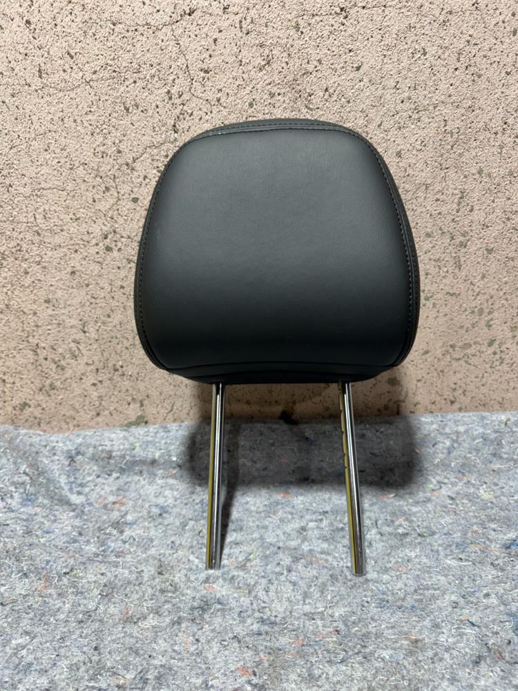 2017 Infiniti Q50 Front Left or Right Headrest OEM – photo 3