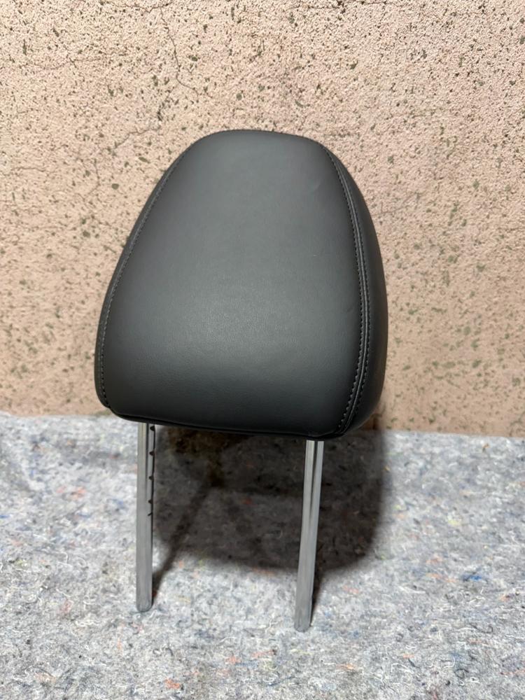 2017 Infiniti Q50 Front Left or Right Headrest OEM – photo 4