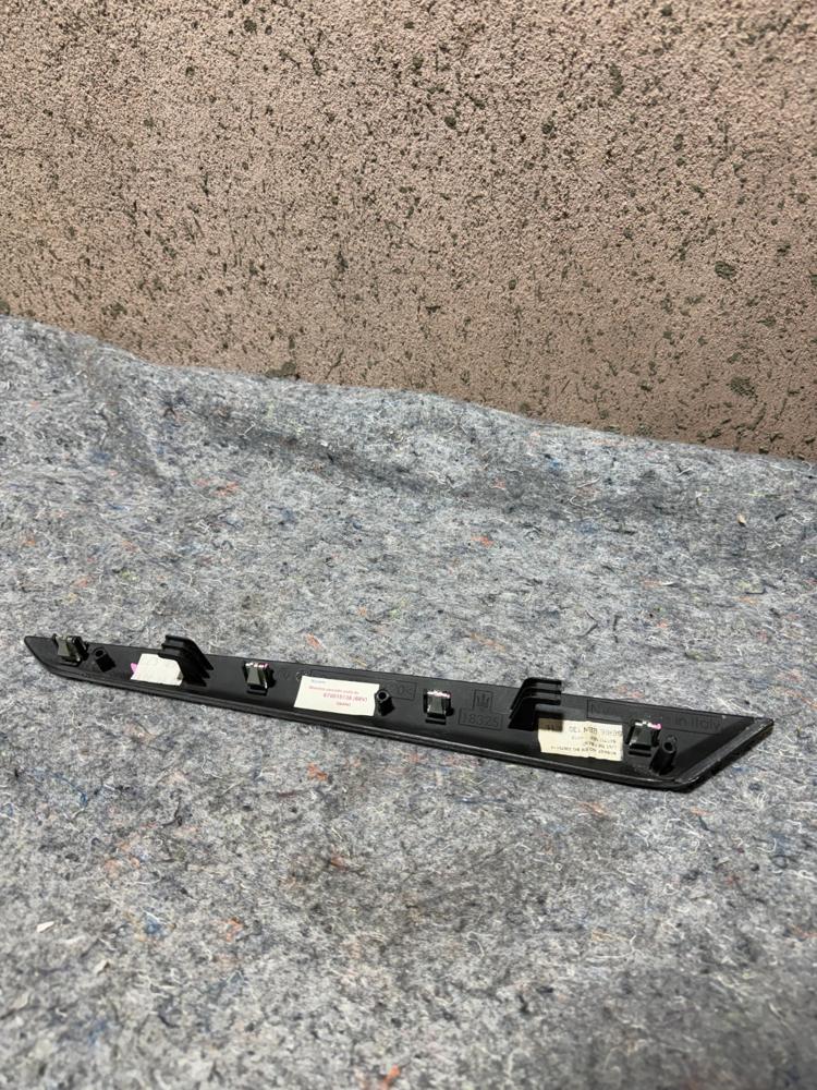 Maserati Ghibli Quattroporte Front Right Door Molding Panel 670015136 OEM – photo 4