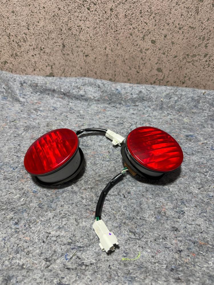 2005 Lexus IS300 Trunk Lid Brake Light Left & Right Side Set OEM – photo 4