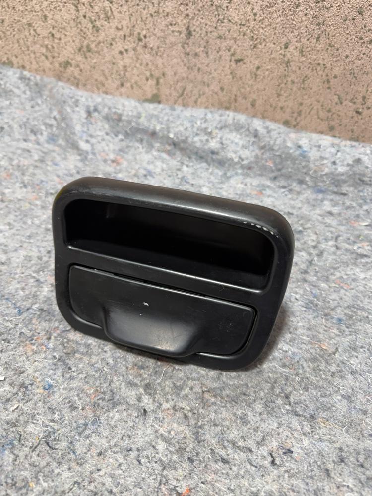 Dodge Center Dash Ash Tray Storage 4620163 OEM – photo 1