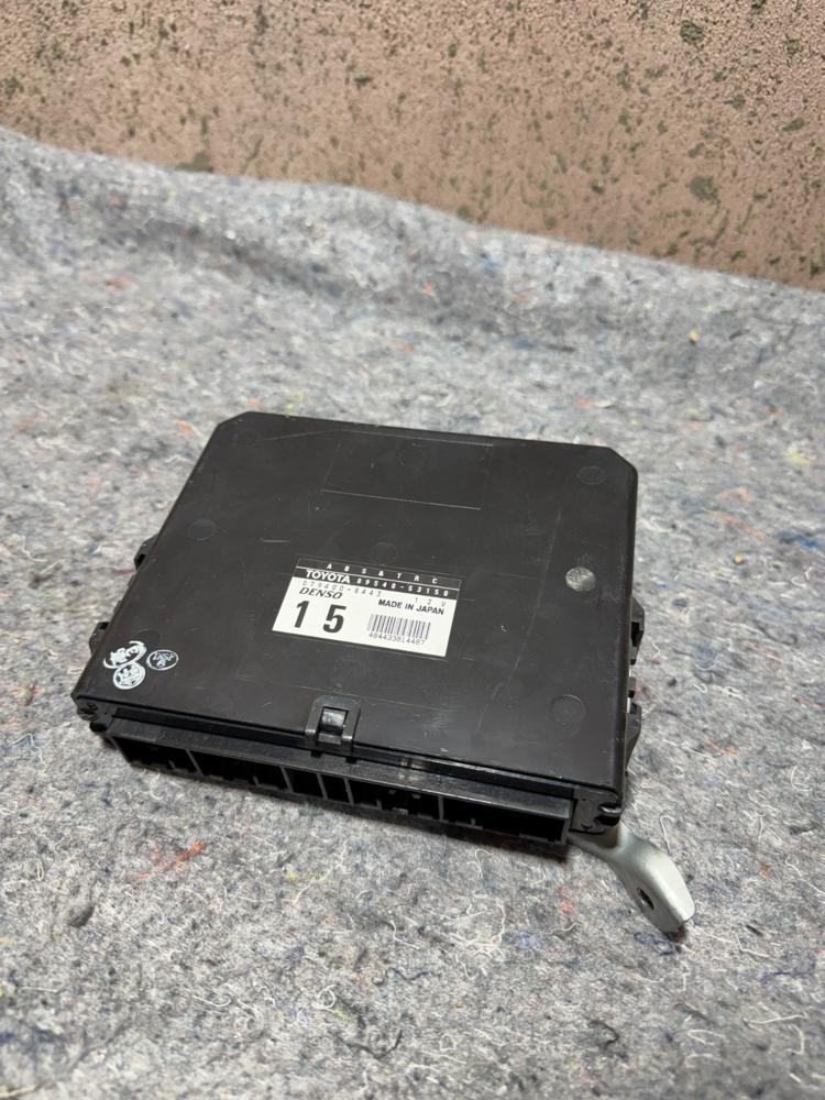 02-05 Lexus IS300 Abs/trc Traction Control Module 89540-53150 OEM – photo 1