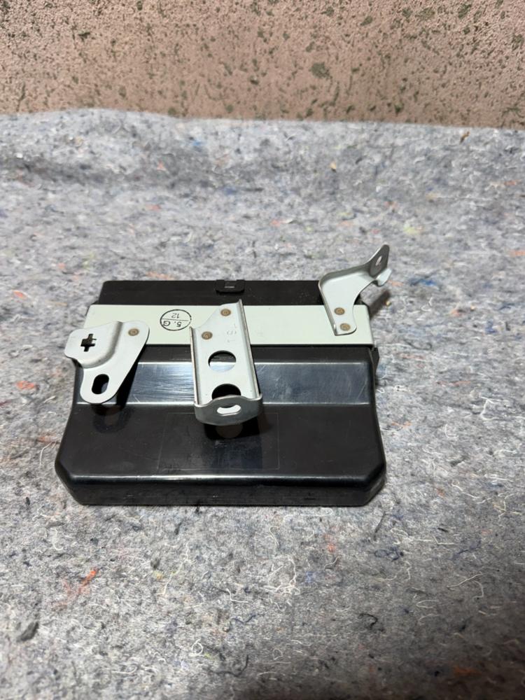 02-05 Lexus IS300 Abs/trc Traction Control Module 89540-53150 OEM – photo 2