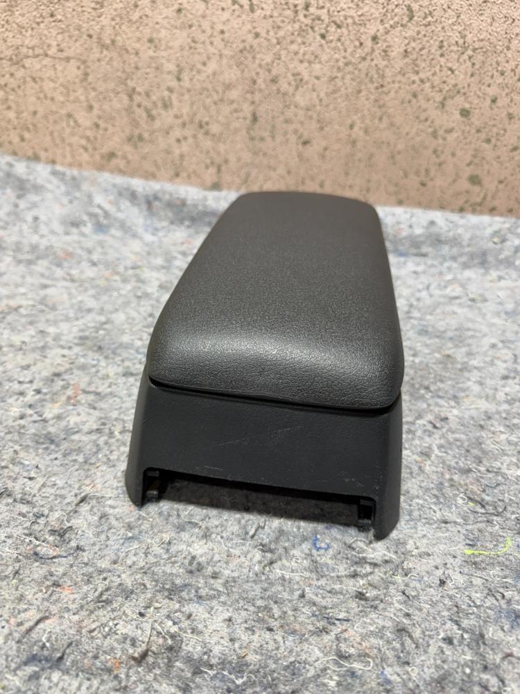 09-17 Jeep Patriot Compass Caliber Center Console Arm Rest Lid OEM – photo 4