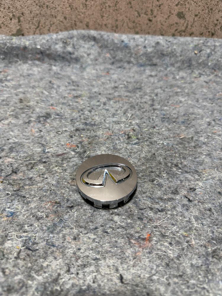 Infiniti Q50 Wheel Center Cap 40343-5P215 OEM – photo 1