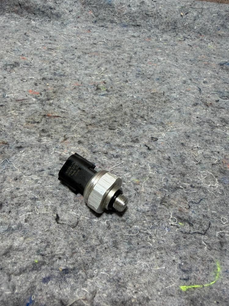 Infiniti AC High Pressure Sensor 92CP8-11 OEM – photo 3