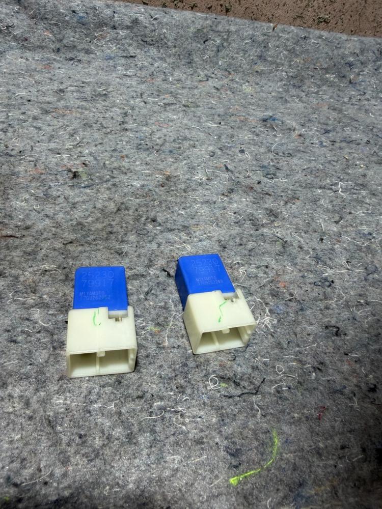 Electrical Relay Genuine OEM Nissan 2523079917 – photo 3