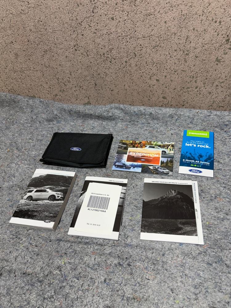 Ford Expidition Owner Manual KL1J19G219AA OEM – photo 1