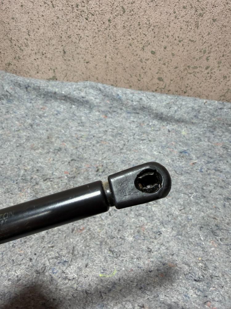 Gm Genuine Deck Lid Strut 15843995 OEM – photo 2