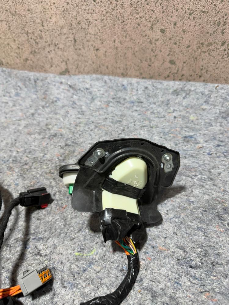 Genuine Mopar Front Door Wiring Right Front Door 68283533AB OEM – photo 2