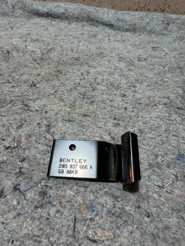 Bentley Bracket 3W5837666A OEM – photo 2