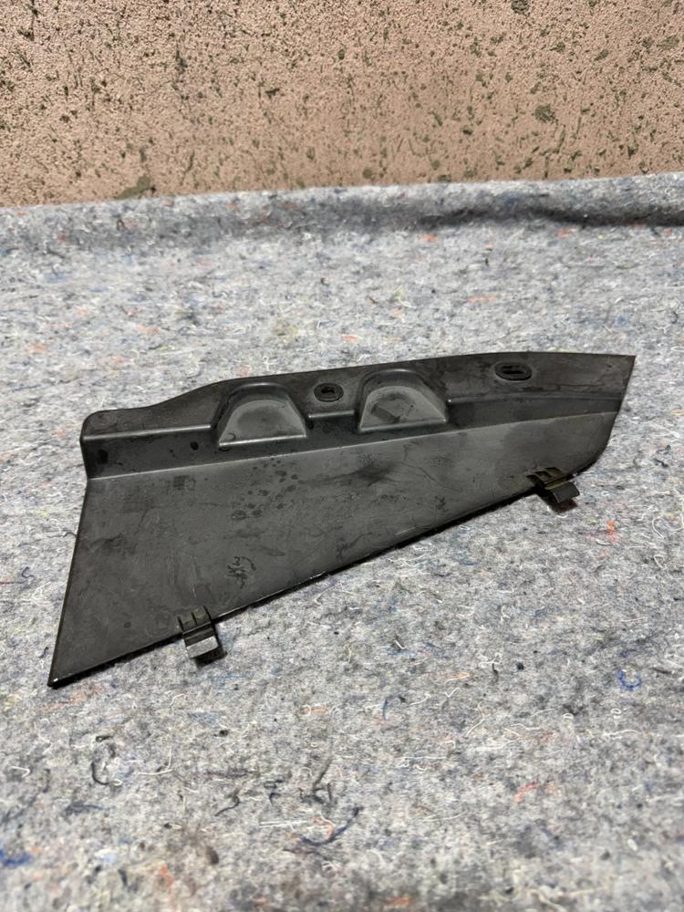 14-21 Maserati Ghibli Front Right Side Under Windshiled Cowl Trim 6700010524 OEM – photo 2