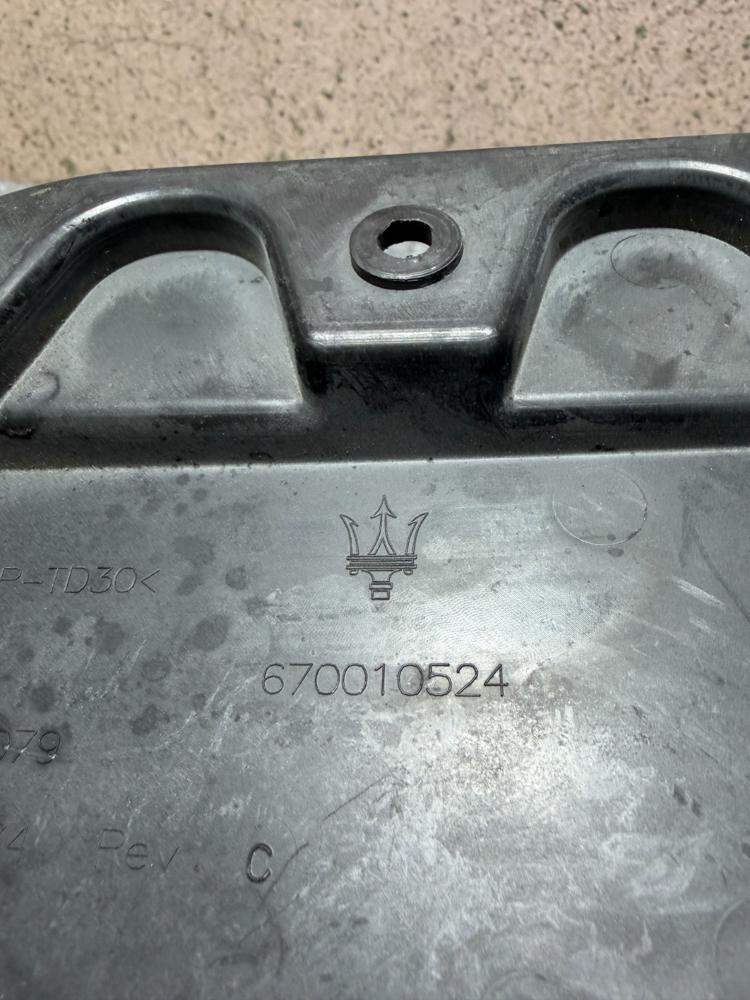14-21 Maserati Ghibli Front Right Side Under Windshiled Cowl Trim 6700010524 OEM – photo 4