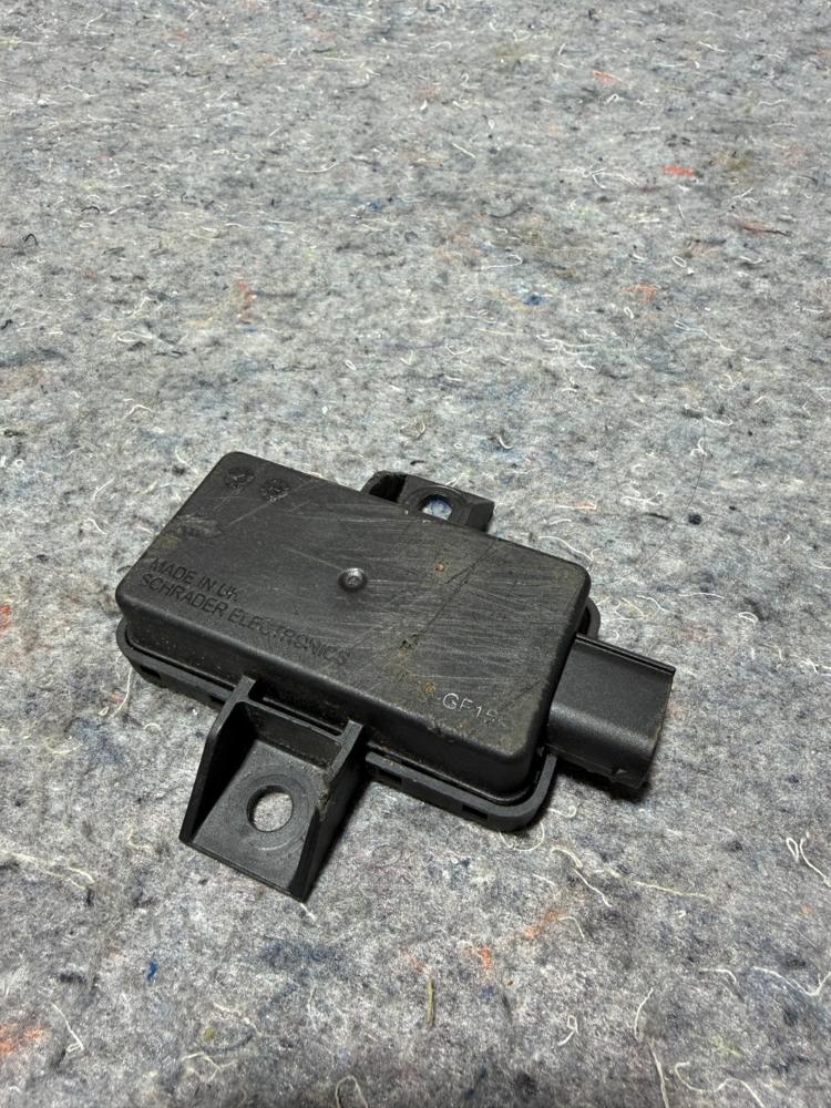 2014-2021 Maserti Ghibli Front Right Tire Pressure Control Module 670032509 OEM – photo 2