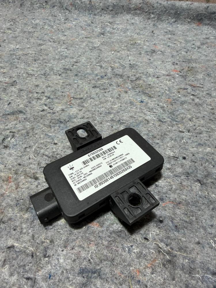 2014-2021 Maserti Ghibli Front Right Tire Pressure Control Module 670032509 OEM – photo 3