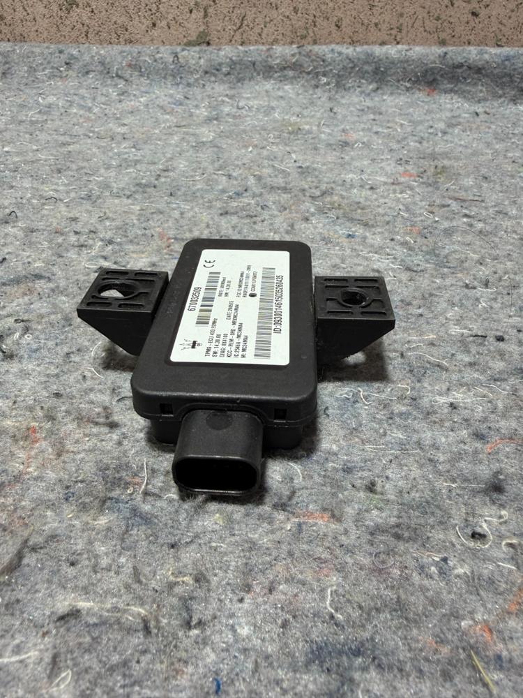 2014-2021 Maserti Ghibli Front Right Tire Pressure Control Module 670032509 OEM – photo 4