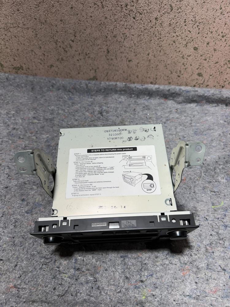 04-05 Lexus IS300 Radio Stereo Receiver Unit Assembly 86120-53230 OEM – photo 4