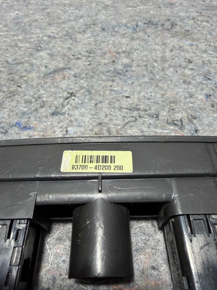 2008 Kia Sedona Esc Off Intermittent Wiper Switch Control Panel 93700-4D200 OEM – photo 4