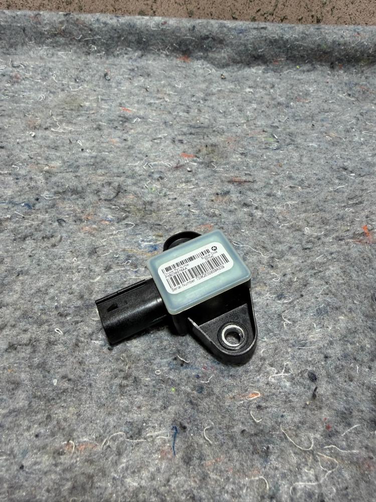 2014-2017 Chrysler Sensor Module Unit P56038976AA OEM – photo 1