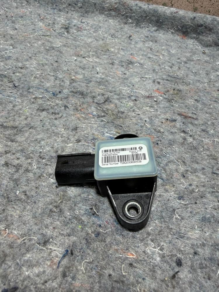 2014-2017 Chrysler Sensor Module Unit P56038976AA OEM – photo 3