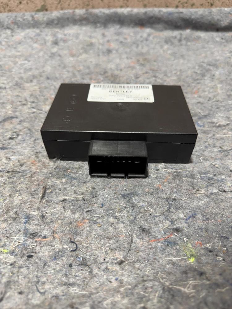 2006-2012 Bentley Flying Spur Trunk Control Module 3W0909610E OEM – photo 2