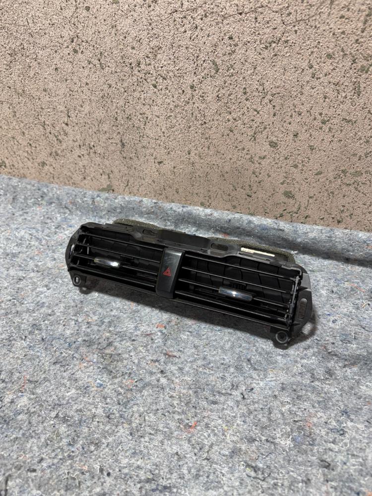 Ford Fusion Center Dash Air Vents DS73-19K617-A OEM – photo 1