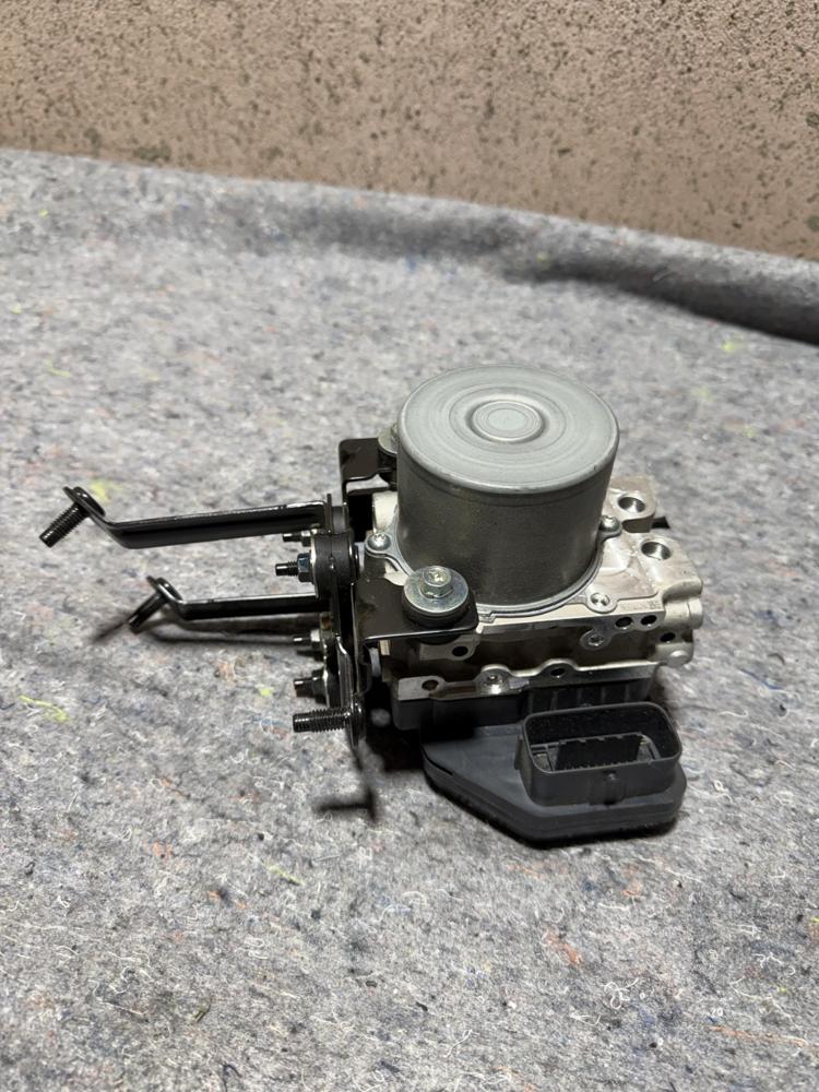 Infiniti Q50 Abd Brake Pump Module 476606HA1A OEM 11604066170 – photo 2