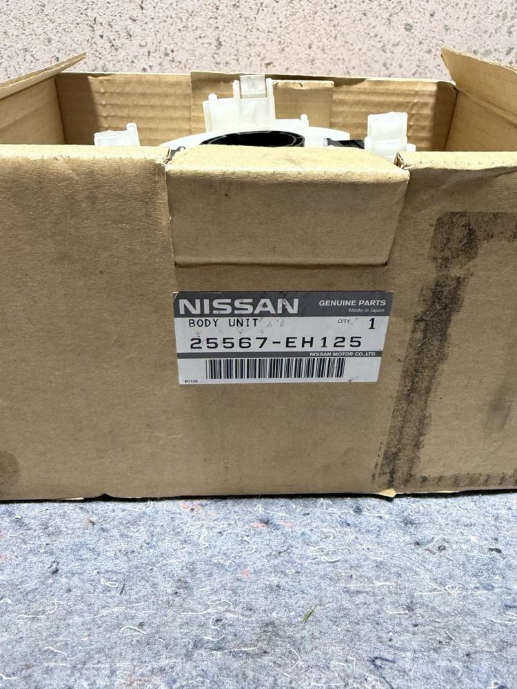 Genuine Infiniti Body 25567EH125 OEM New in Box – photo 4