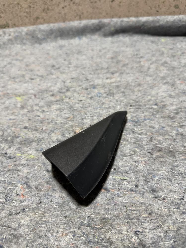 Jeep Patriot Front Right Side Mirror Cover Trim Panel 1KM09TRMAB OEM – photo 1